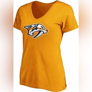 NHL Women's Nashville Predators Primary Logo Gold V-Neck T-Shirt Size M Hockey